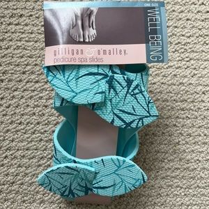 Gilligan & O’Malley aqua Pedicure Spa Slides. Brand new.
